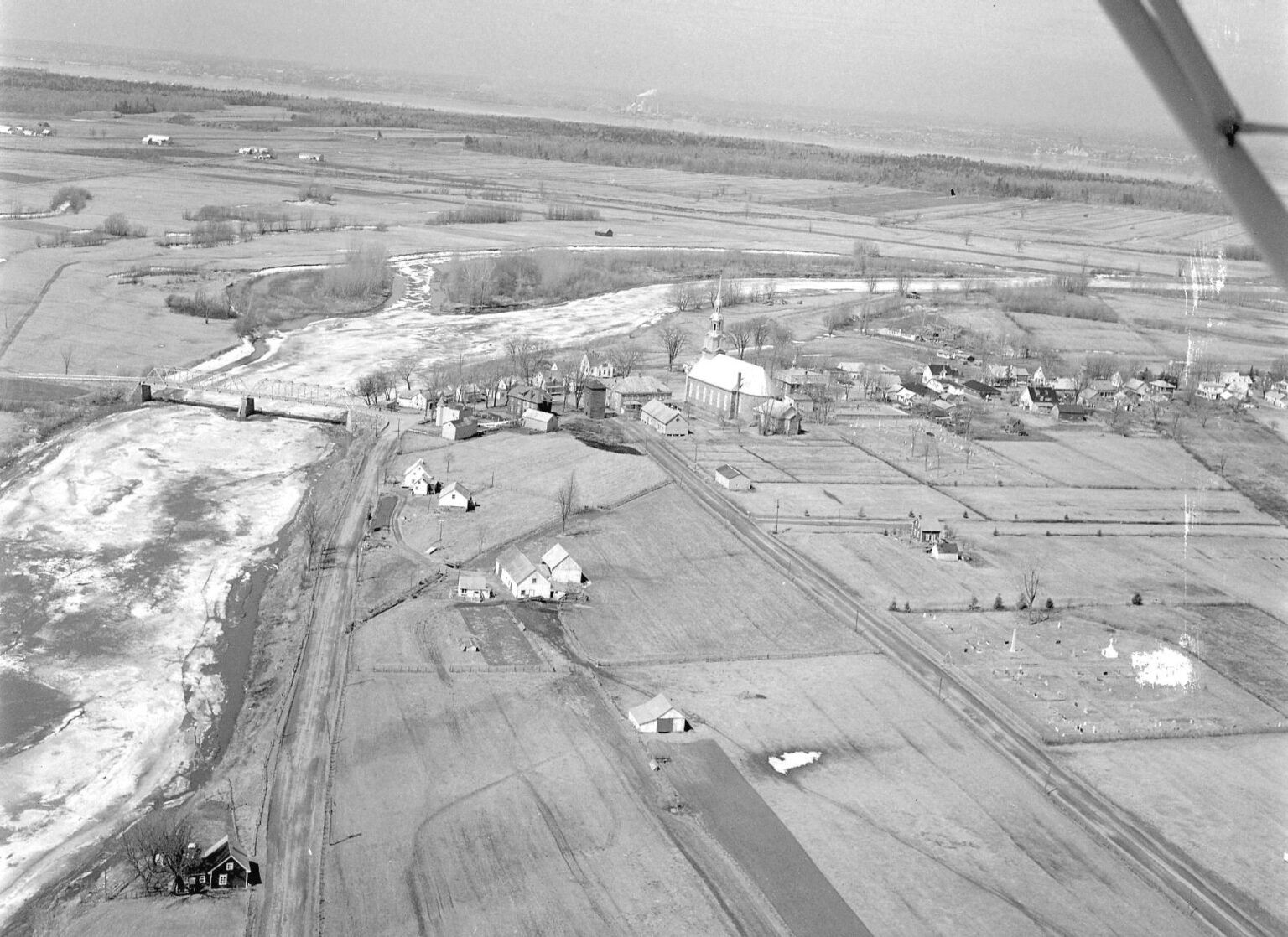 Bécancour, vues aériennes, avril 1965.