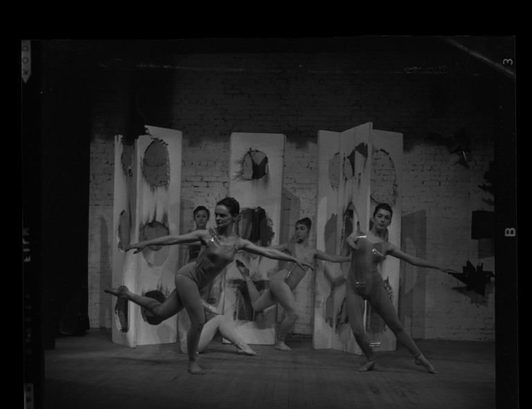 Danse expérimentale avec Françoise Riopelle, 2 avril 1962. 