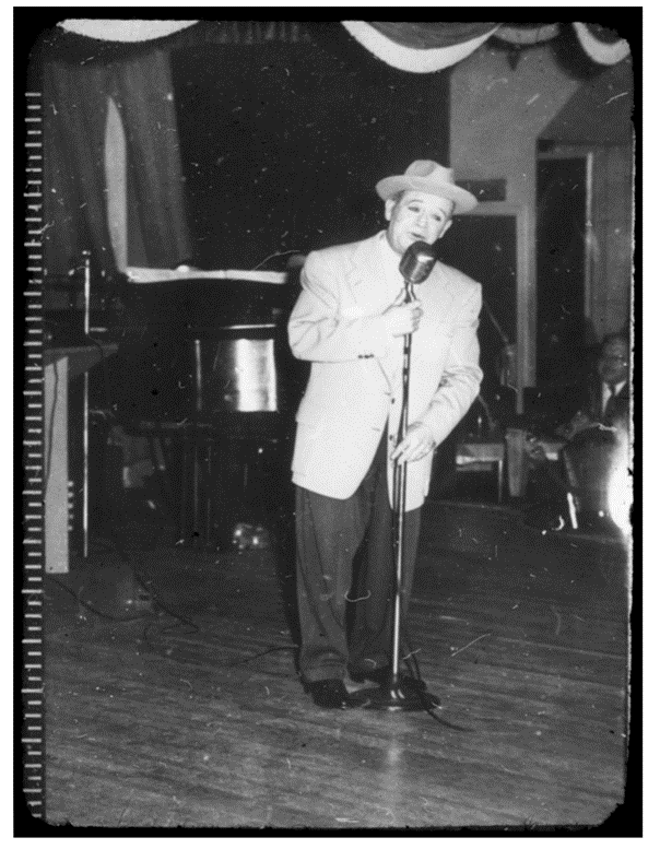 Olivier Guimond père sur scène, 1940
