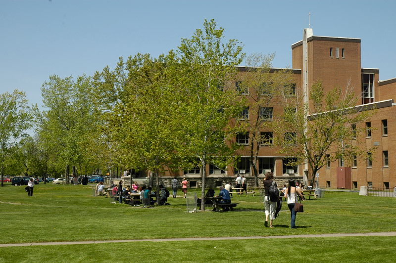 Vue du pavillon Saint-Paul du Collège Bois-de-Boulogne