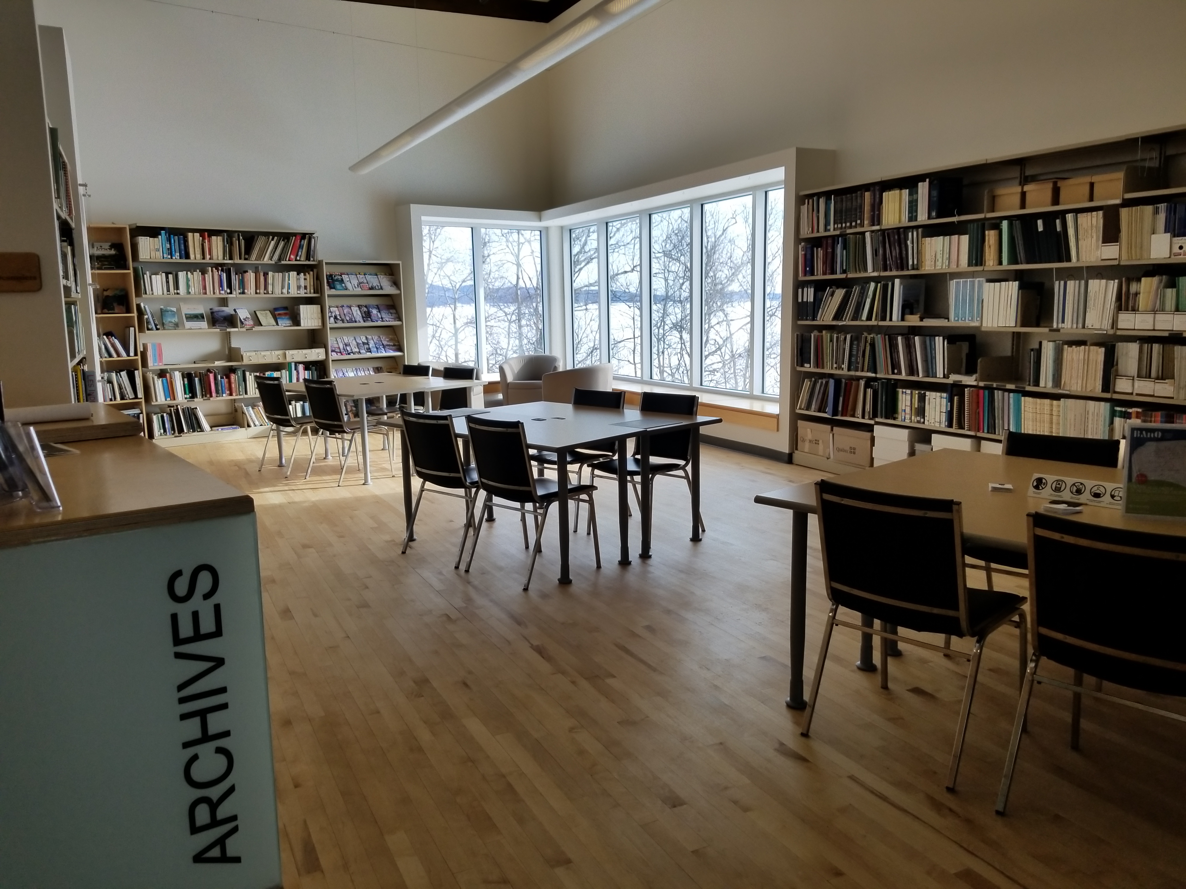 Salle de recherche des Archives nationales à Gaspé