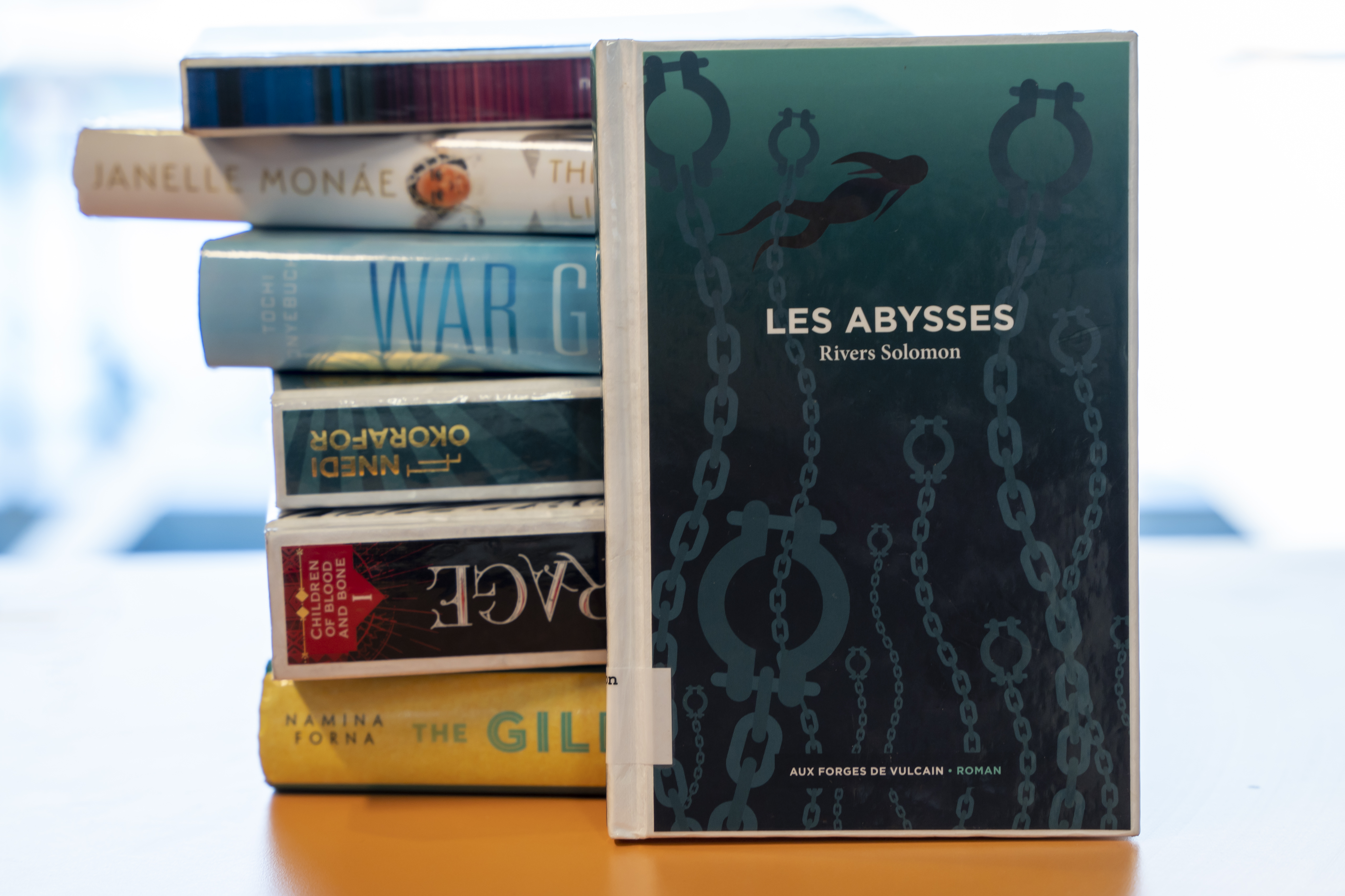 Couverture du livre Les abysses.