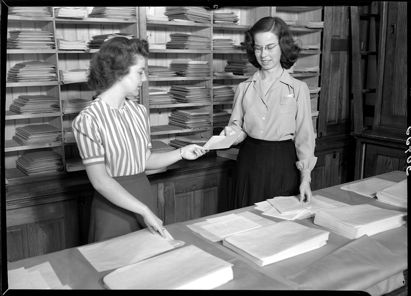Classement de papier, 1946