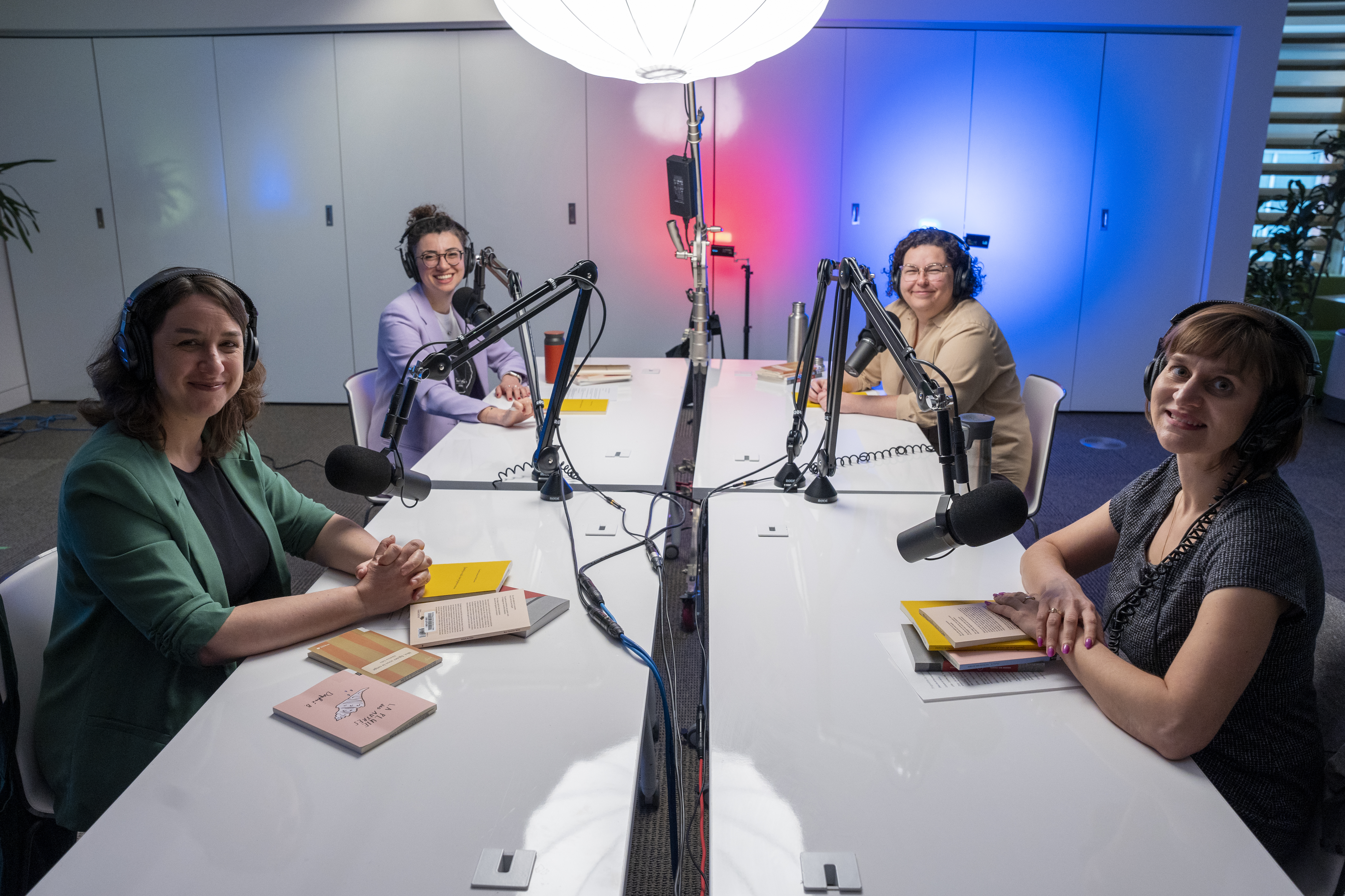 Les 4 bibliothécaires lors de l'enregistrement de Signets au féminin à la Grande Bibliothèque