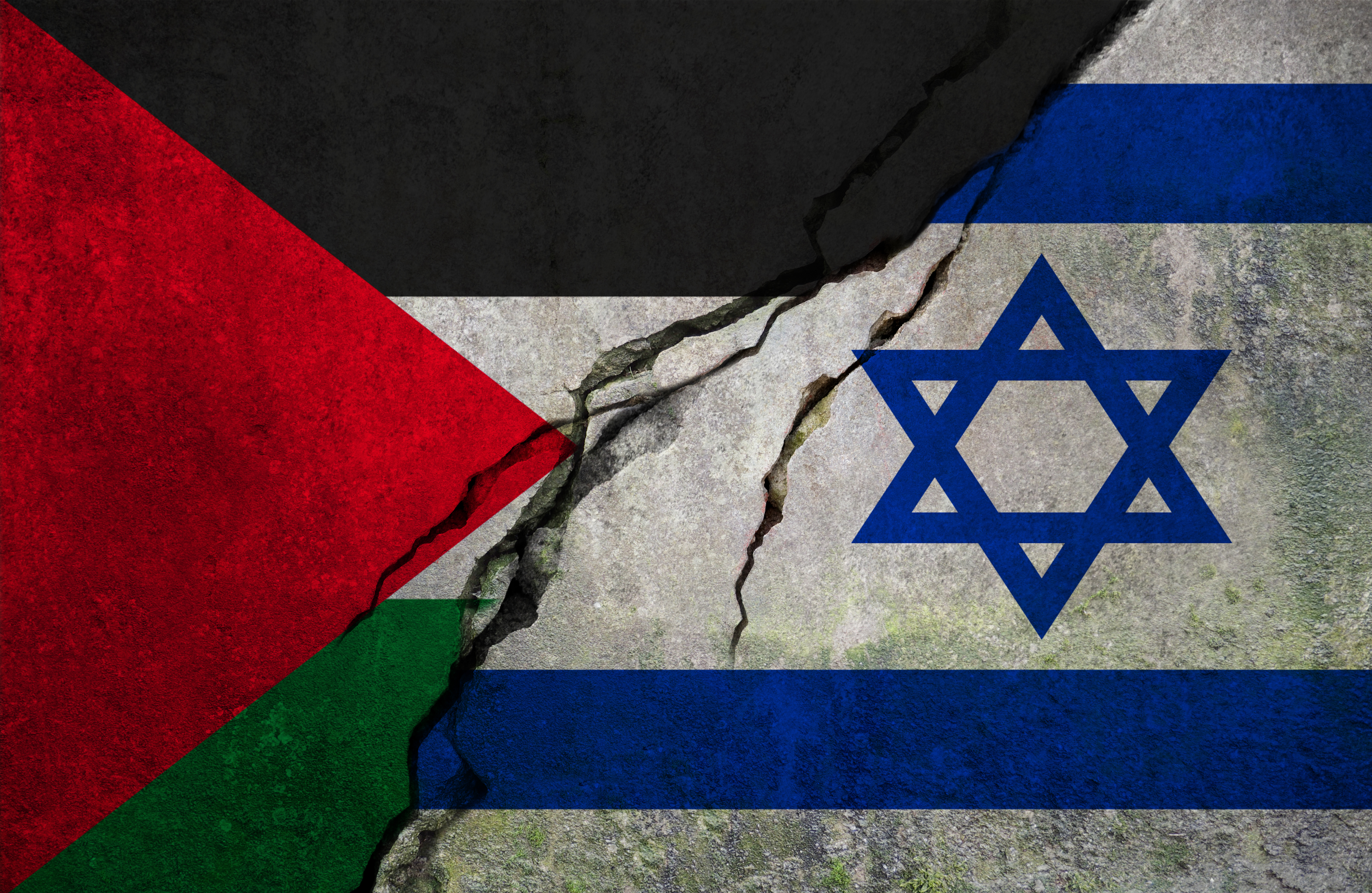 Drapeaux de Palestine et d'Israël avec cassure.