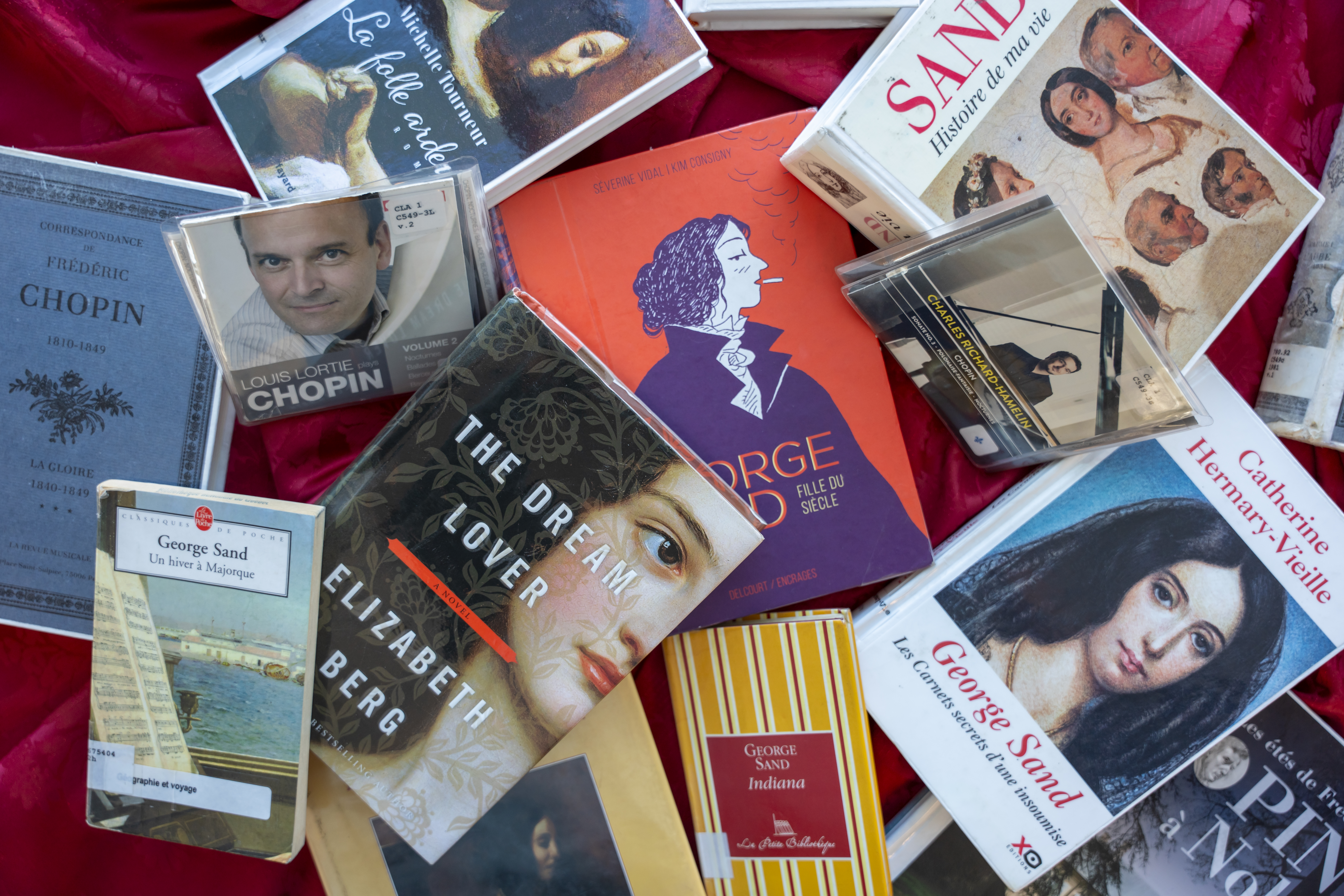 Livres de George Sand, livres sur Sand et Frédéric Chopin, CD de la musique de Chopin.