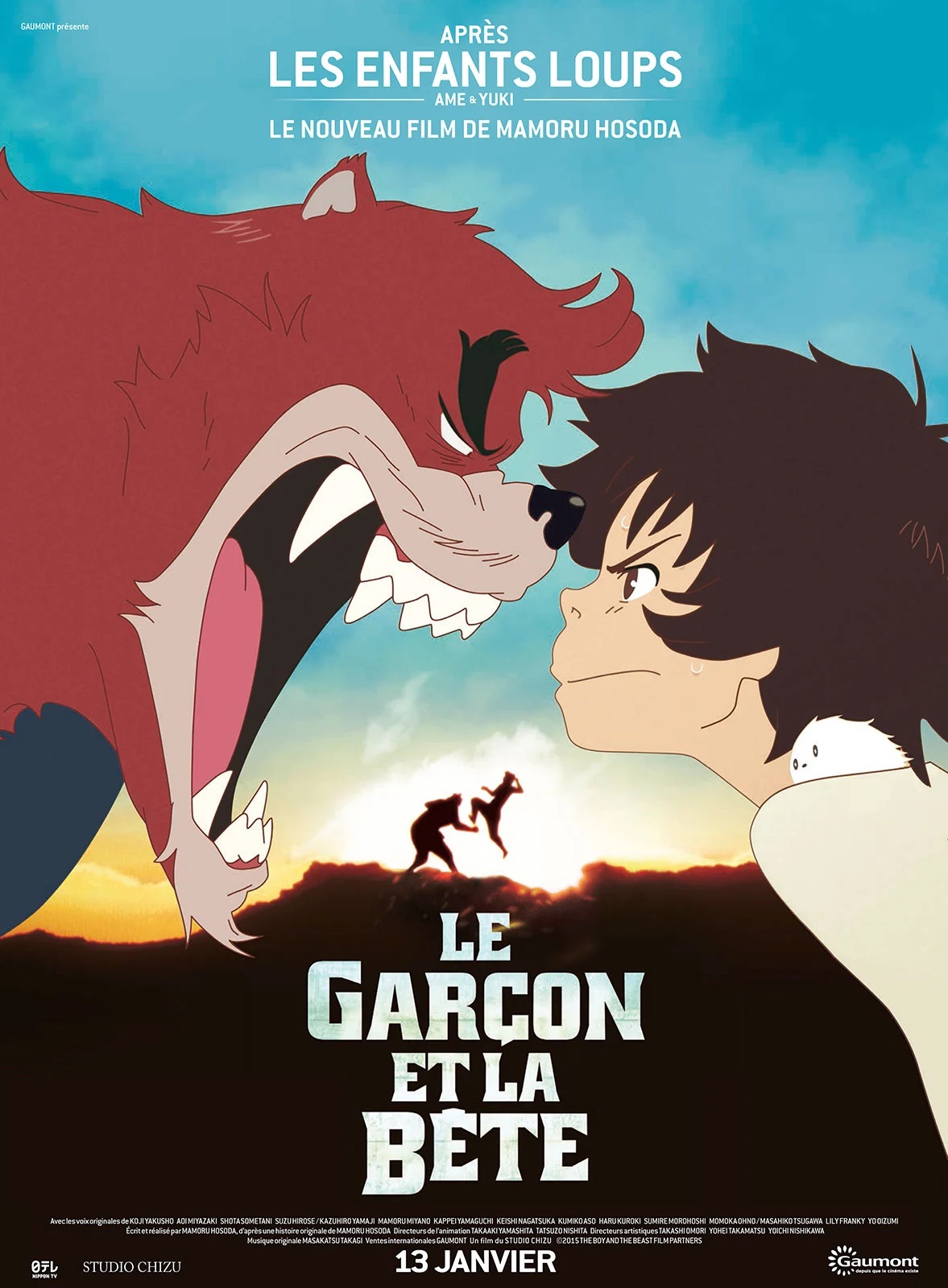 Un garçon tient tête à un grosse bête qui ressemble à un ours.