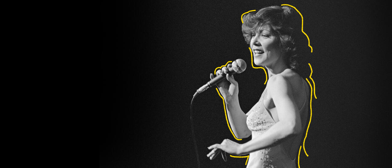 Photo d'archives en noir et blanc de la chanteuse Nicole Martin