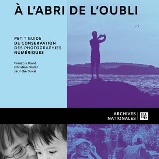 Un homme photographiant un paysage, une mère et son enfant, enfants  dans un canot