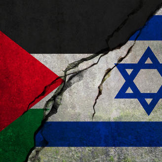 Drapeaux de Palestine et d'Israël avec cassure.