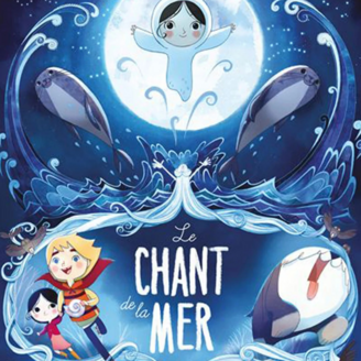Une jeune fille et deux phoques bondissent hors de l'eau.