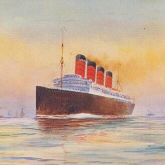 L'image de la carte postale montre un paquebot sur l'eau arrivant au port de Liverpool.