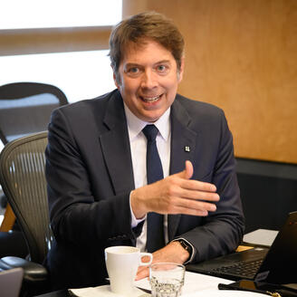 Photo de Frédéric Bouchard, président du conseil d'administration de BAnQ