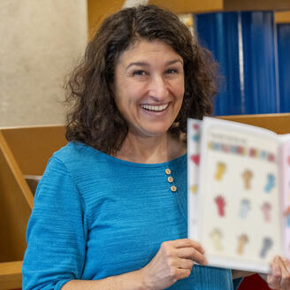 Catherine L., bibliothécaire jeunesse à BAnQ